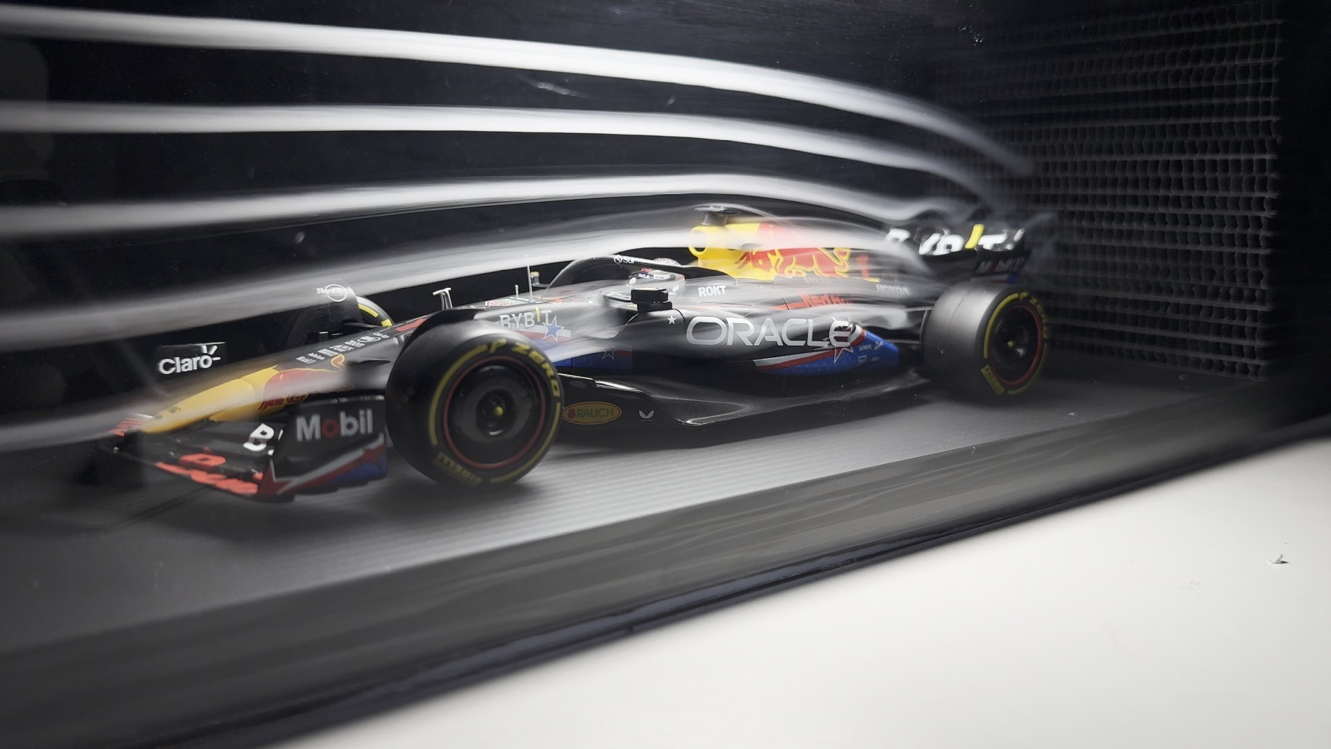 红牛二队鏖战哈斯车队，维斯塔潘高光表现的简单介绍