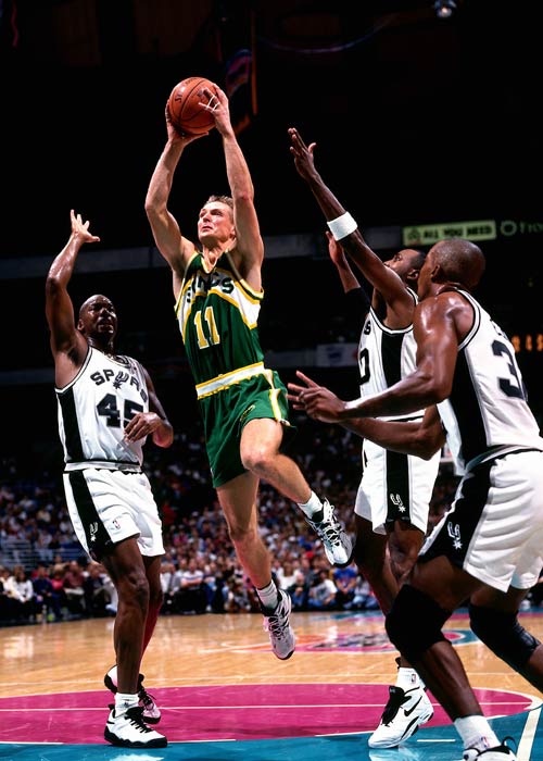 德国队碾压奥地利队，马龙点燃赛场