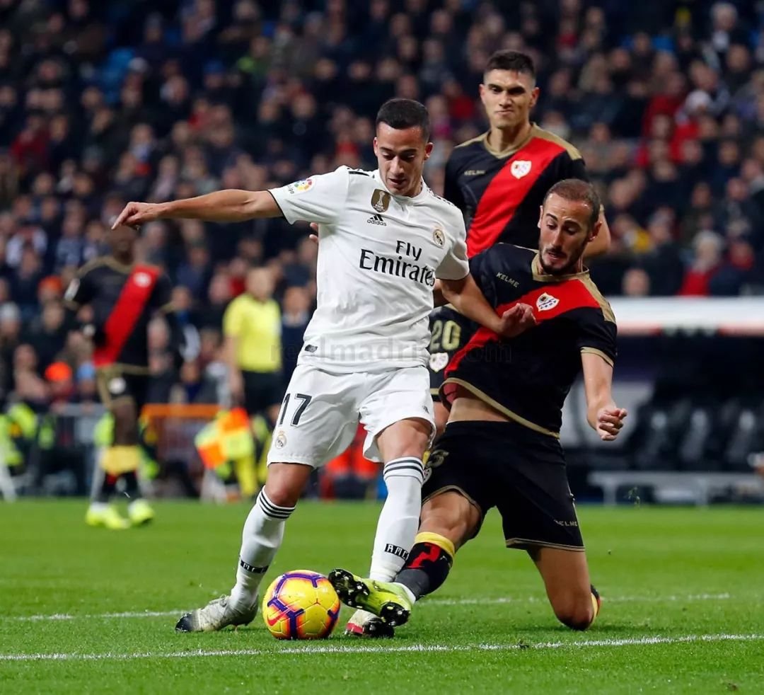 西班牙鏖战德国，本泽马关键制胜