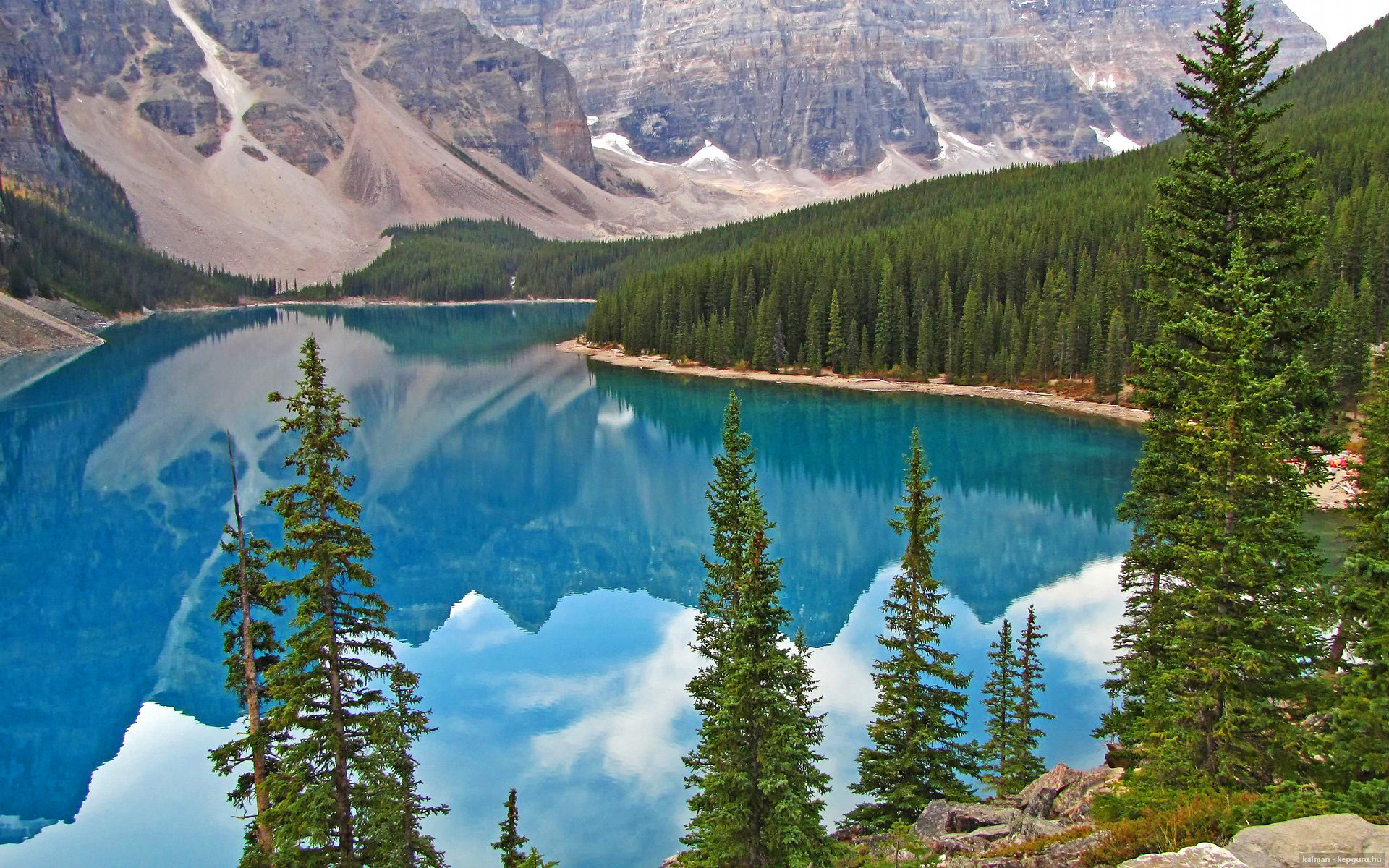 改写历史的177秒,荷兰无名小卒的欧冠闪电战,如何撕碎了阿森纳的百年骄傲?