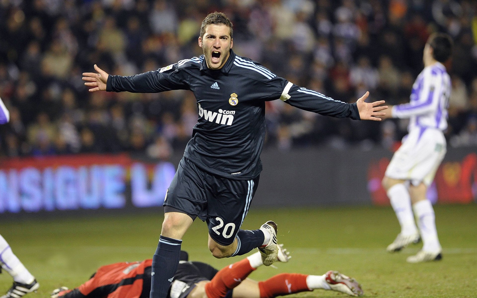 洲际连线，曼城智利血脉决胜，戈麦斯德甲战场加冕