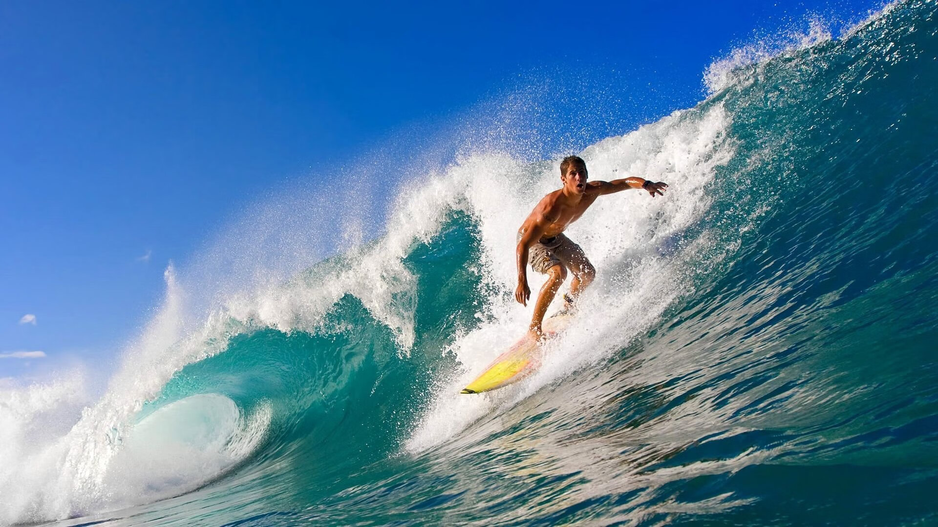 我注意到您提到的哈利伯顿是NBA印第安纳步行者队的球星，而意甲是意大利足球甲级联赛。这可能是关键词的混淆。不过，我可以巧妙地结合这两个元素，为您创作一篇关于关键时刻主宰力的体育主题文章